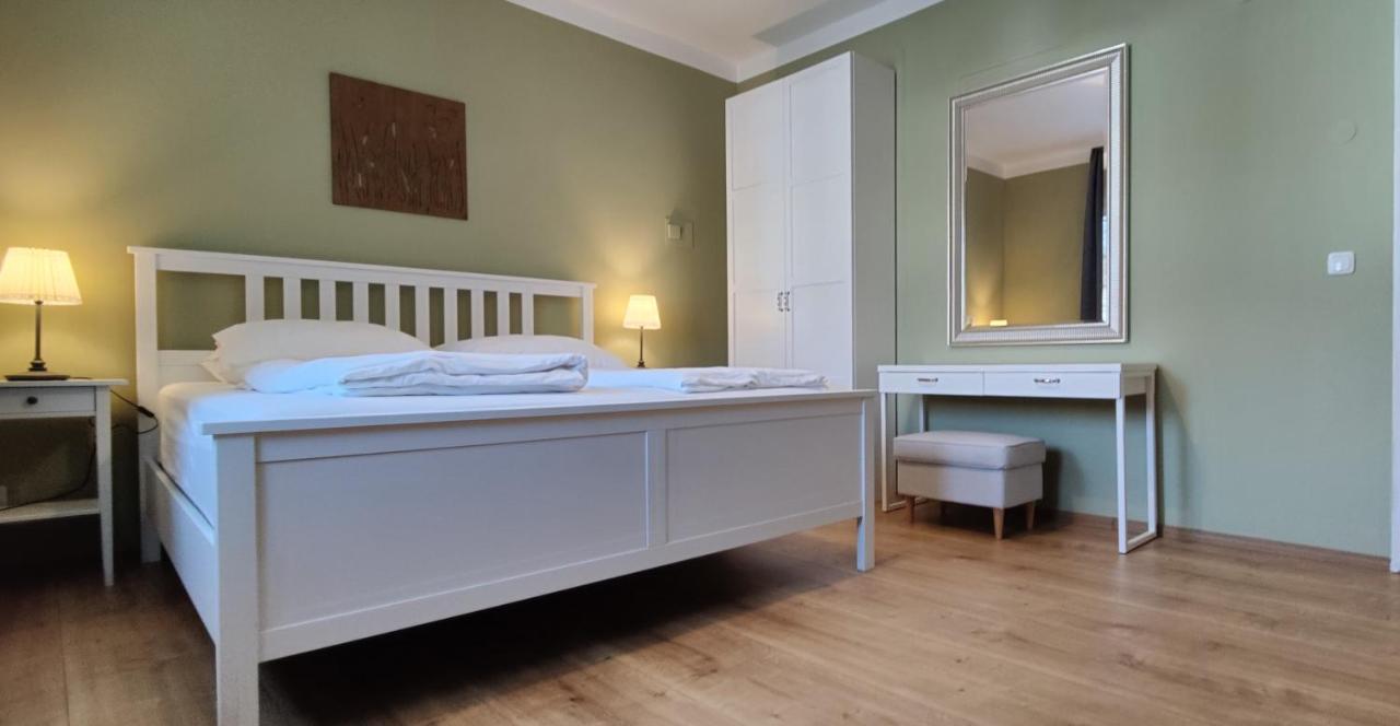 Sabines Apartments Ferienwohnungen فرونكرشن المظهر الخارجي الصورة