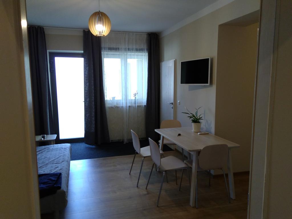Sabines Apartments Ferienwohnungen فرونكرشن المظهر الخارجي الصورة